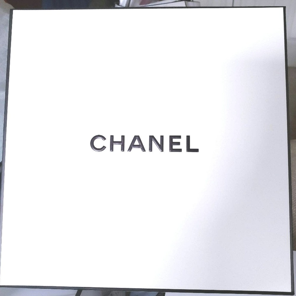 CHANEL  New White and Black 2 Piece Square Keepsake Gift Box 9x9 Party Decor